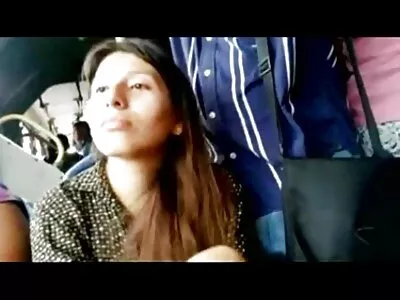 त्यामुळे सुंदर श्यामला एमआयएलएफ पत्नी थोडे किंकी मार्गाने एक blowjob एक नरक करा, शाप