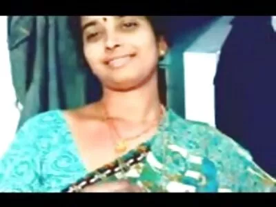 गुलाम मुलीने तोंड चोखले आणि निर्घृणपणे गाढवांना डिल्डो केले