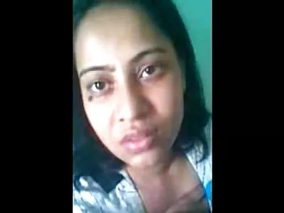 हॉट मिल्फ एक मोठा डिक चोखतो आणि मजा घेतो