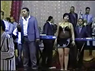 चष्मा असलेली मुलगी, अठ्ठावन्न पोज आणि गुदा सेक्स