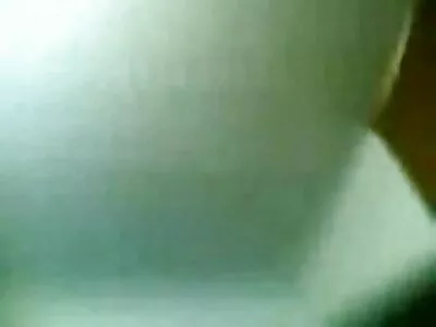शाळकरी मुलीने एक ड्यूस साठी खूप कडक केले