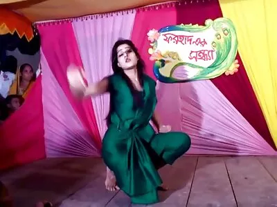 छान आंतरजातीय footjob क्रिया