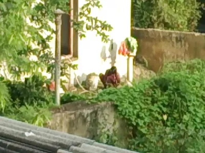 माझ्या मैत्रिणीला डॉगी स्टाईल चोखणे
