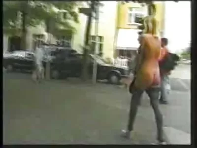 तरुण बेब सह दुहेरी प्रवेश