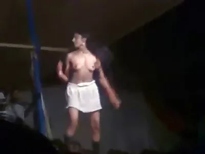 श्यामला सकाळी कोंबड्याची चव आवडते